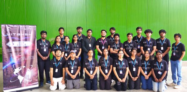 आसमान में वीआईटी भोपाल की ऊंची उड़ान: टीम VITAKSH ने सफलतापूर्वक लॉन्च किया संस्थान का पहला छात्र-नेतृत्व वाला ‘बैलून सैटेलाइट’ मिशन