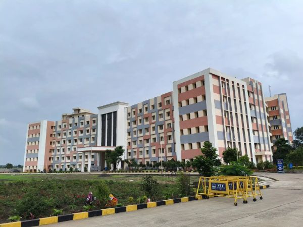 स्वास्थ्य संबंधी चिंताओं पर वीआईटी भोपाल का रुख: ‘आंकड़े भ्रामक और असत्य’