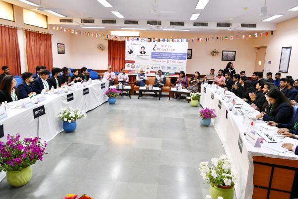 बिमटेक में ‘हर्मीस डायलॉग 6.0’ का सफल आयोजन: ग्लोबल एनर्जी सिक्योरिटी पर 12 देशों के नजरिए से छात्रों ने किया मंथन