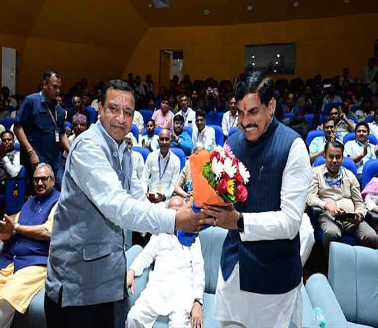 अंतरिक्ष उपलब्धियां और सफलताएँ देश की वैज्ञानिक क्षमता और आत्मनिर्भरता का प्रतीक : मुख्यमंत्री डॉ. यादव