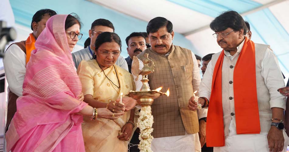 सीएम डॉ. मोहन ने मां वाग्देवी की पूजा के बाद दी बड़ी सौगात, अब धार में बनेंगे मां सरस्वती लोक और राजा भोज शोध संस्थान