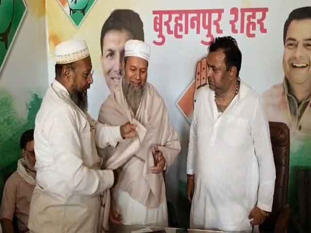 कांग्रेस संगठन सृजन अभियान के तहत जिला अल्पसंख्यक कांग्रेस के नए अध्यक्ष की रायशुमारी के लिए पहुंचे बुरहानपुर प्रभारी जाकिर खान