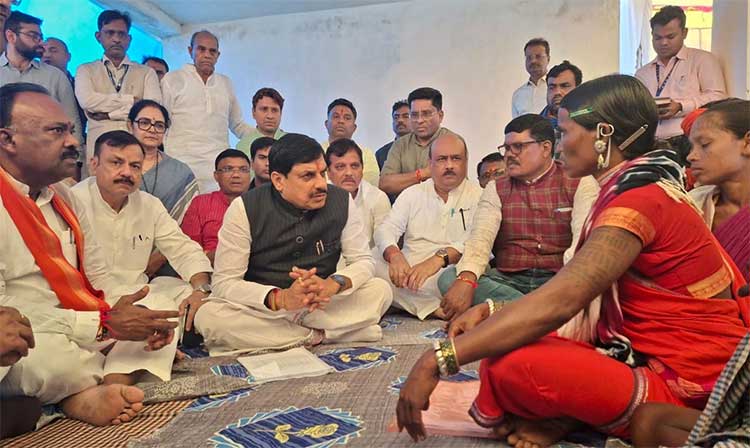 नक्सल प्रभावित रहे ग्राम बोंदारी में विकास की नई सुबह, मुख्यमंत्री डॉ यादव ने ग्रामीणों से किया संवाद