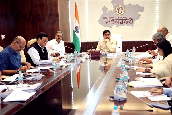 उत्सव के रूप में मनाया जाये स्वामित्व अधिकार अभिलेख निष्पादन अभियान और सेवा से संकल्प अभियान : मुख्यमंत्री डॉ. यादव