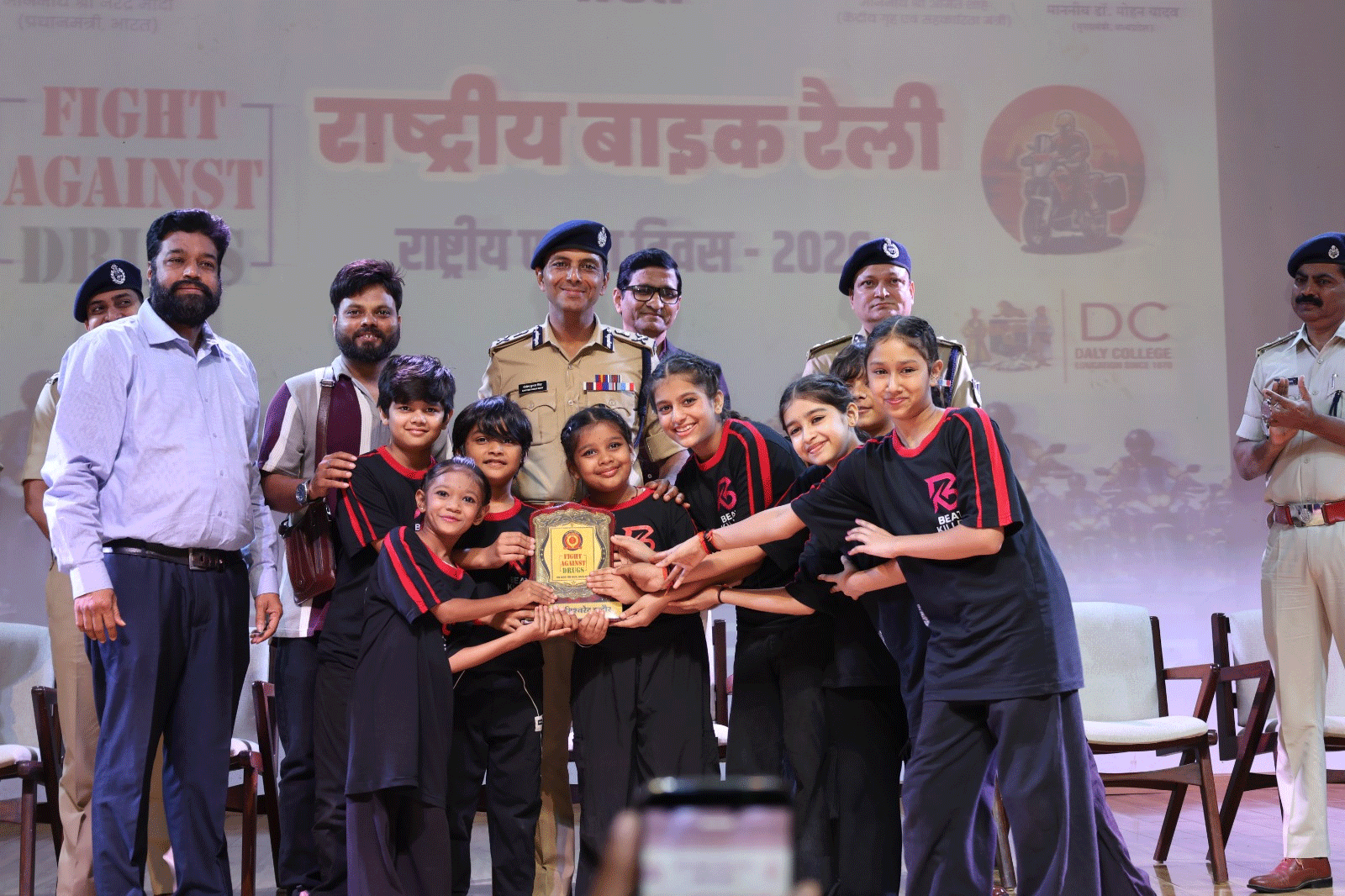 राष्ट्रीय एकता व अखंडता का संदेश व नशामुक्त भारत का संकल्प लेकर इंदौर पहुंची राष्ट्रीय बाइक रैली