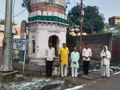 गांधी जयंती पर प्रभात फेरी से गूंजा देवरी, गांधी भक्त राजू दीक्षित की सेवा बनी मिसाल