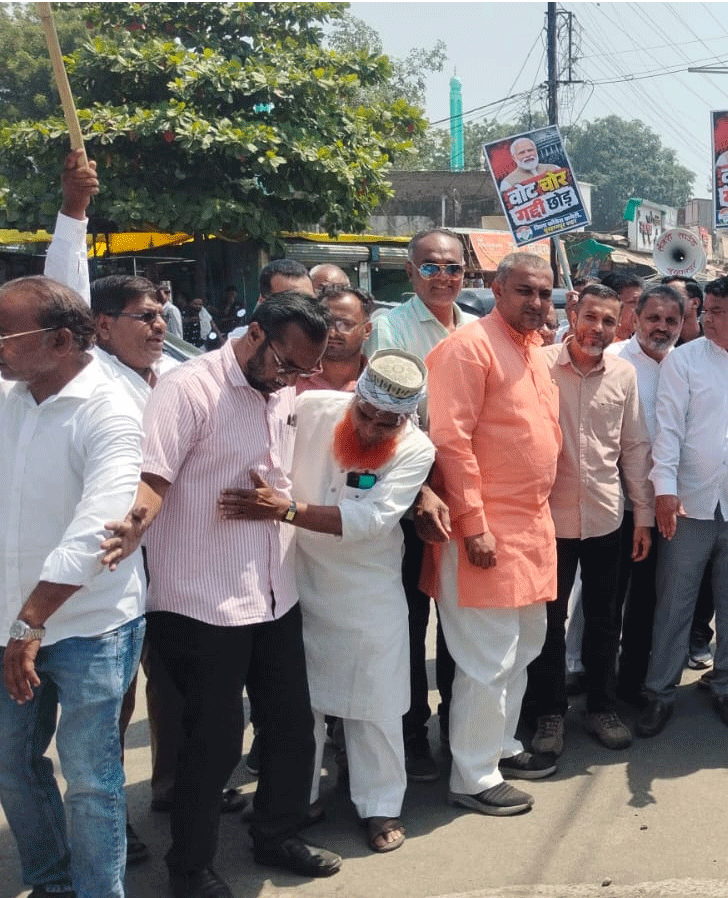रिंकू टाक के नेतृत्व में मुख्य चुनाव आयुक्त का पुतला दहन, कांग्रेस ने जताया विरोध